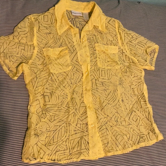 Alfred Dunner Tops - Yellow mesh shirt